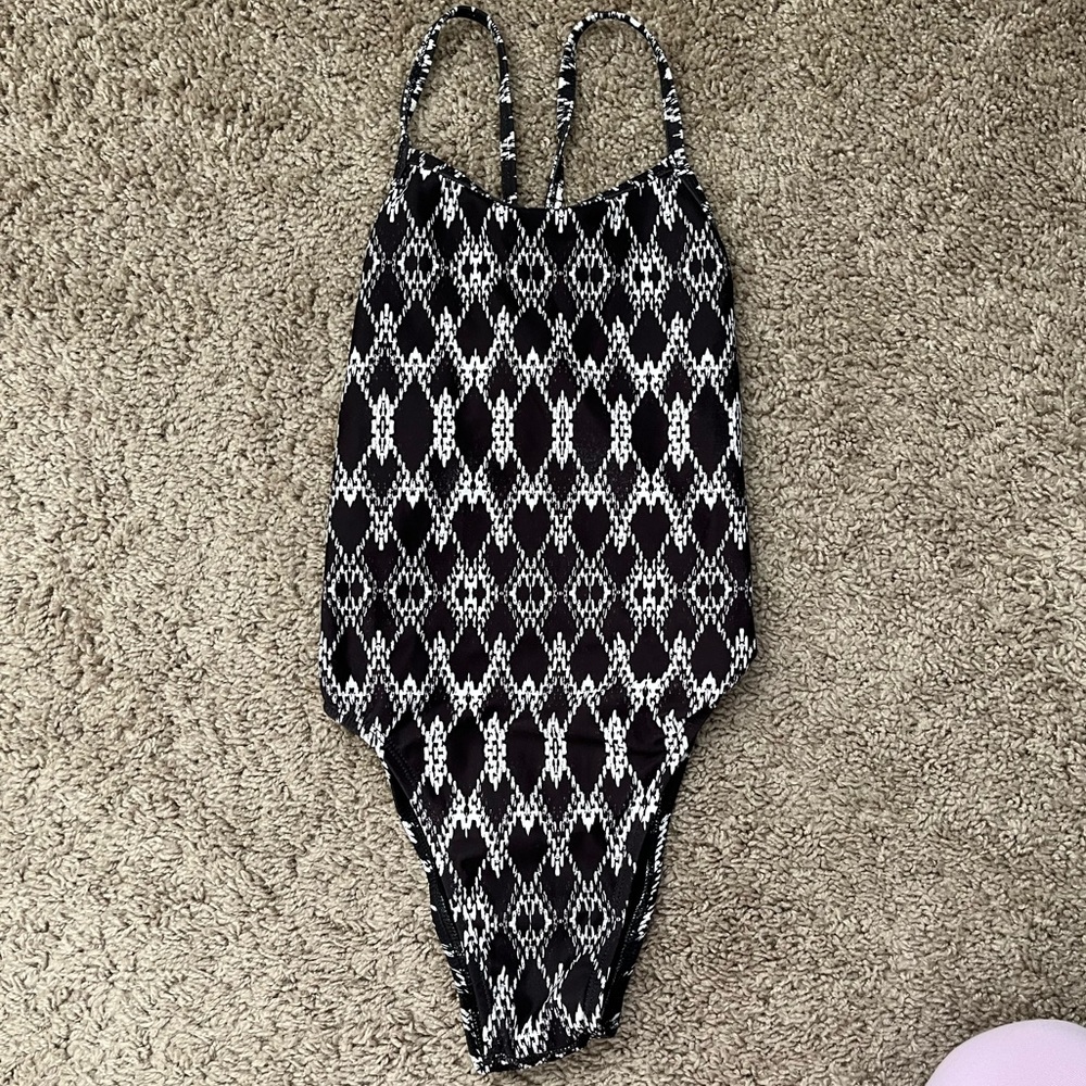 Jolyn Printed Perry Fixed-Back Suit Size 26